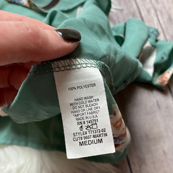 Peach Love Steer Head Off the Shoulder Crop - Picture 3 of 3